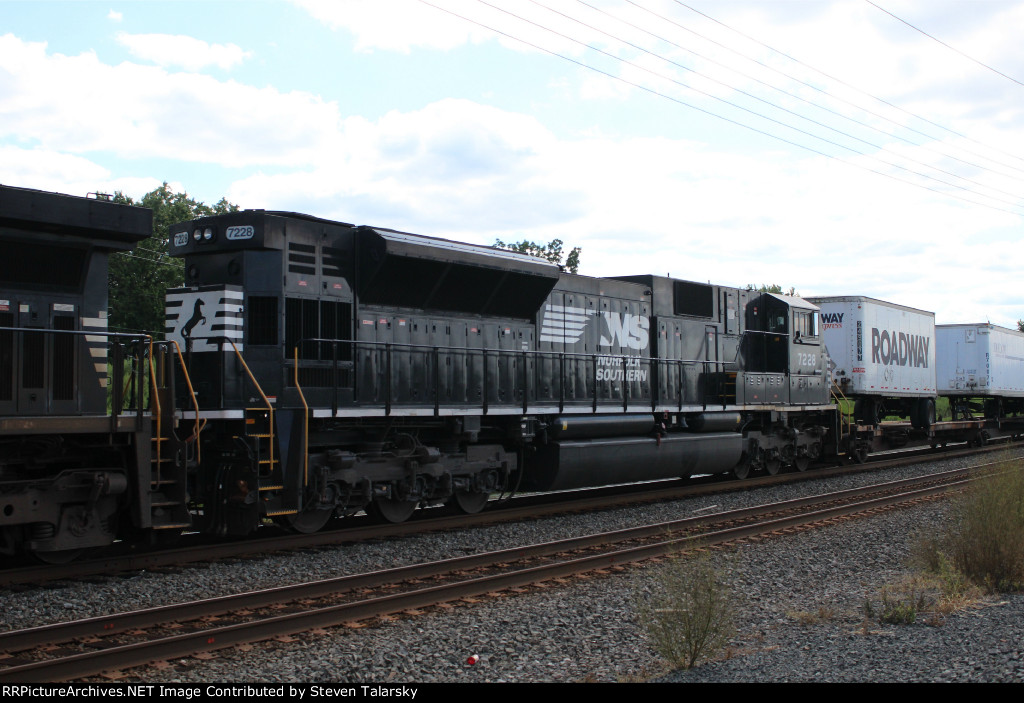 NS 7228
